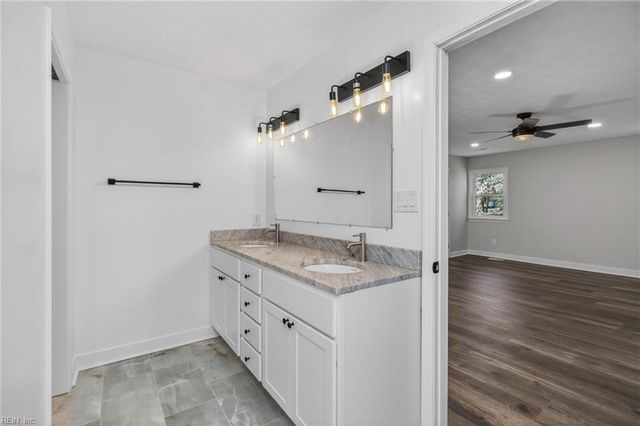 105 Yorkwood LN, Yorktown, VA 23692