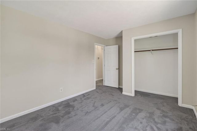 105 Yorkwood LN, Yorktown, VA 23692