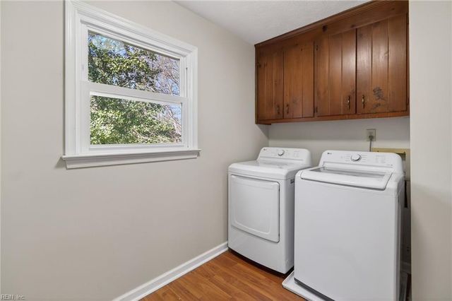 105 Yorkwood LN, Yorktown, VA 23692