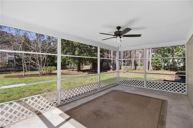 105 Yorkwood LN, Yorktown, VA 23692