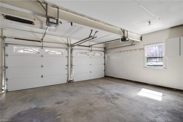 105 Yorkwood LN, Yorktown, VA 23692