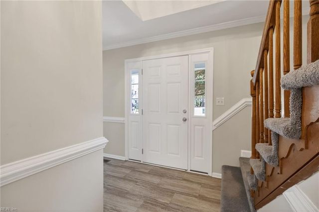 105 Yorkwood LN, Yorktown, VA 23692