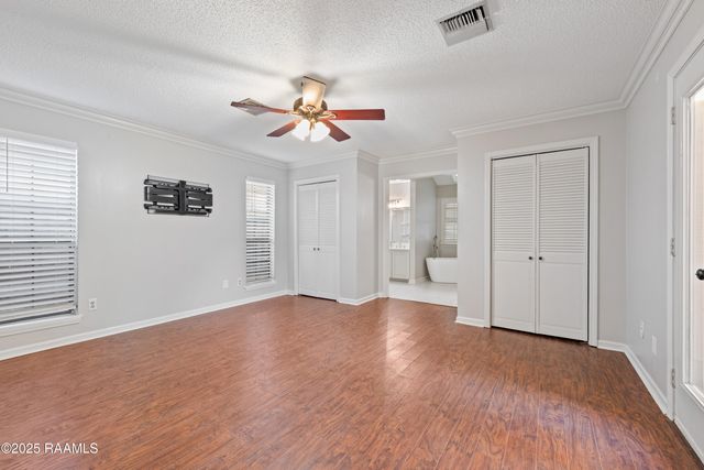 115 Meadow Glen Drive, Youngsville, LA 70592