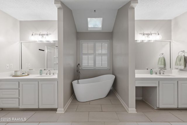 115 Meadow Glen Drive, Youngsville, LA 70592