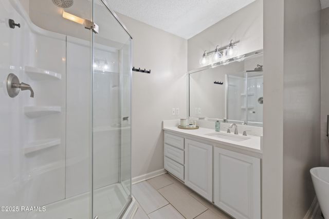 115 Meadow Glen Drive, Youngsville, LA 70592