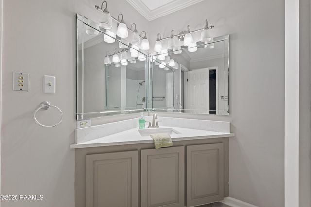 115 Meadow Glen Drive, Youngsville, LA 70592