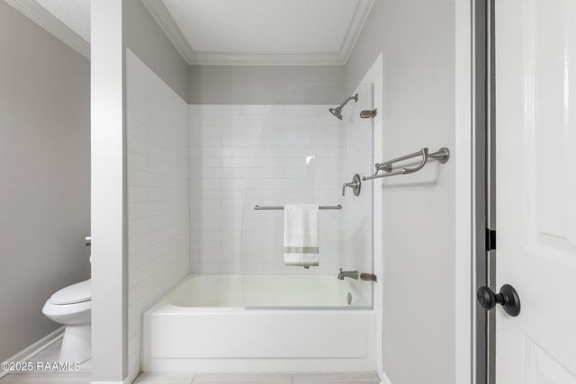 115 Meadow Glen Drive, Youngsville, LA 70592