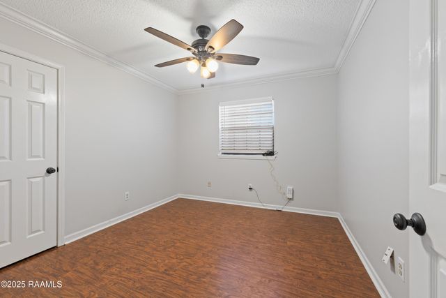 115 Meadow Glen Drive, Youngsville, LA 70592