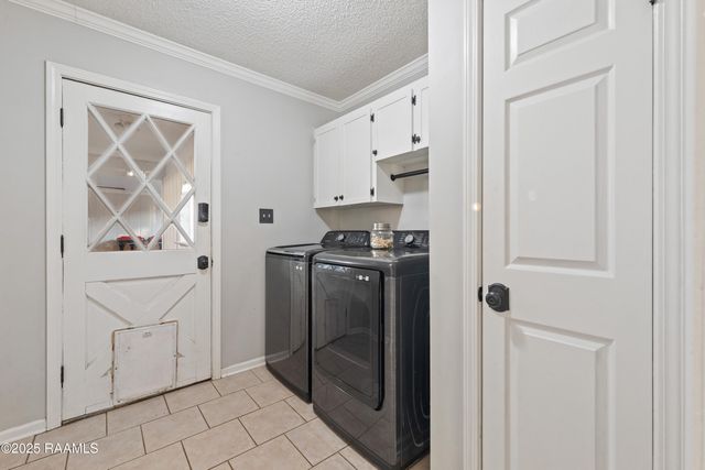 115 Meadow Glen Drive, Youngsville, LA 70592