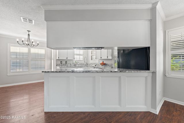 115 Meadow Glen Drive, Youngsville, LA 70592