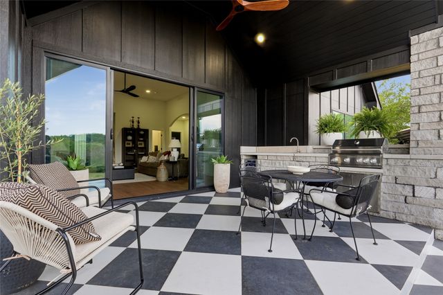 208 N Mountain Ridge, Cresson, TX 76035