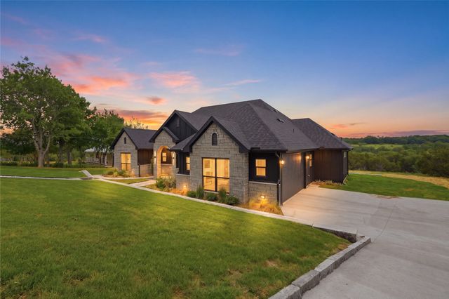 208 N Mountain Ridge, Cresson, TX 76035