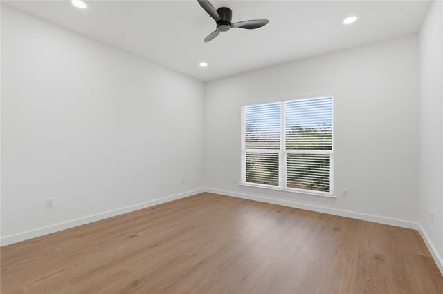 208 N Mountain Ridge, Cresson, TX 76035