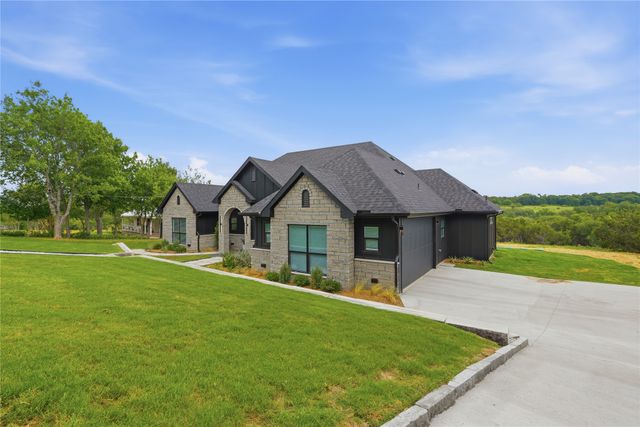 208 N Mountain Ridge, Cresson, TX 76035