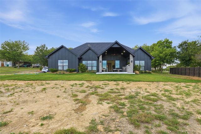 208 N Mountain Ridge, Cresson, TX 76035