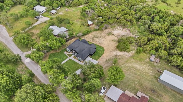 208 N Mountain Ridge, Cresson, TX 76035