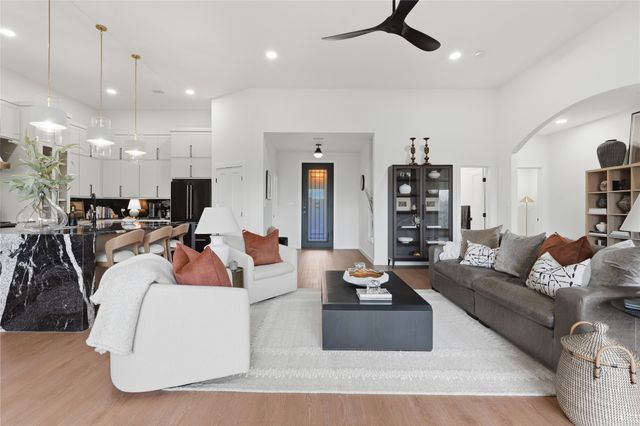 208 N Mountain Ridge, Cresson, TX 76035