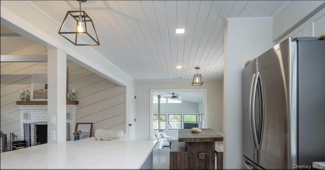 45 Sherwood Road, Hampton Bays, NY 11946