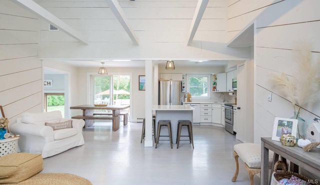 45 Sherwood Road, Hampton Bays, NY 11946