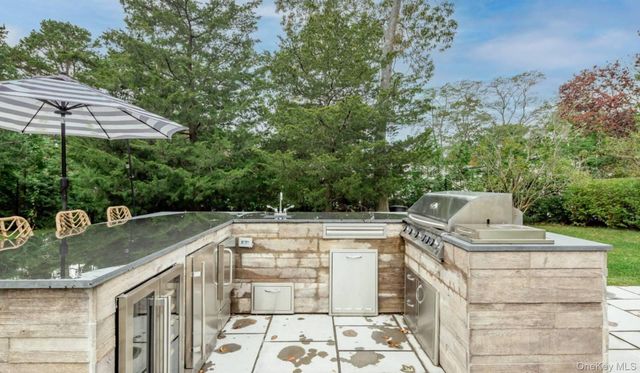 45 Sherwood Road, Hampton Bays, NY 11946