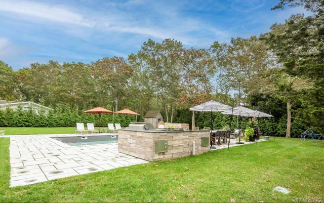 45 Sherwood Road, Hampton Bays, NY 11946