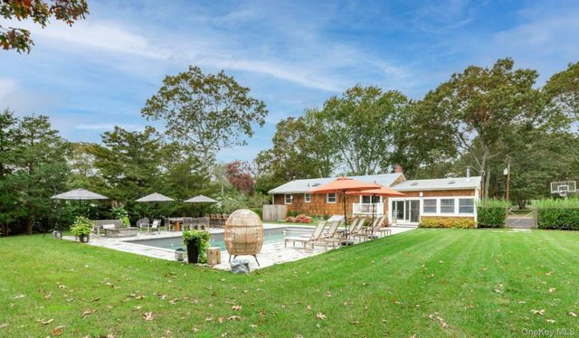 45 Sherwood Road, Hampton Bays, NY 11946