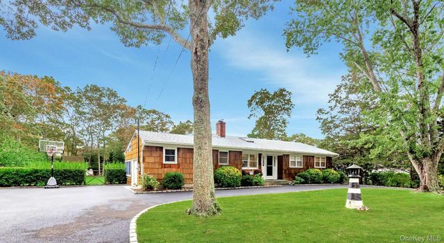 45 Sherwood Road, Hampton Bays, NY 11946