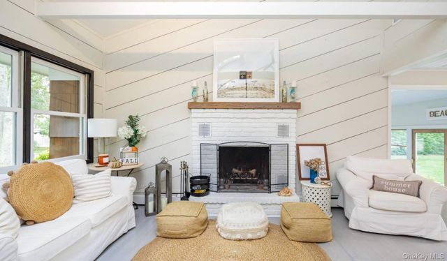 45 Sherwood Road, Hampton Bays, NY 11946