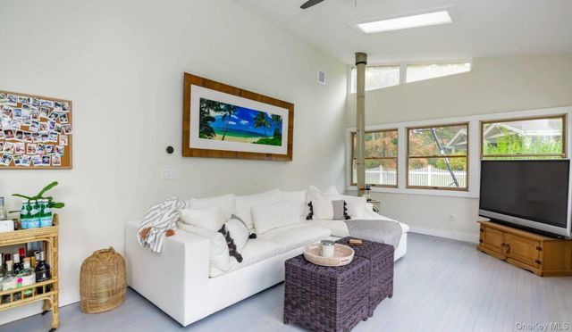 45 Sherwood Road, Hampton Bays, NY 11946