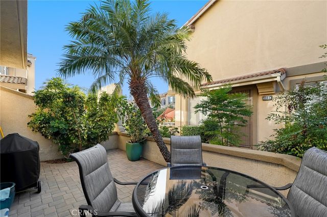 470 N Londonderry Lane A, Orange, CA 92869