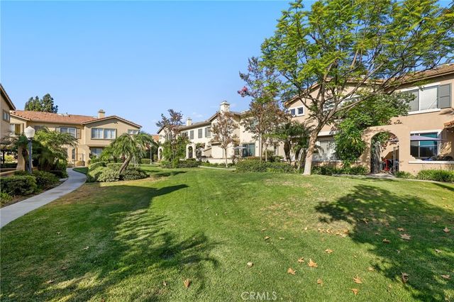 470 N Londonderry Lane A, Orange, CA 92869