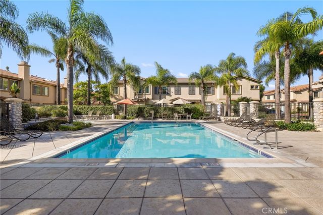470 N Londonderry Lane A, Orange, CA 92869