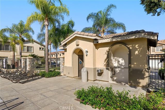 470 N Londonderry Lane A, Orange, CA 92869