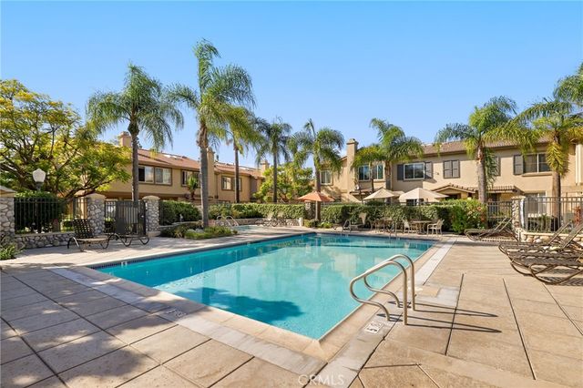 470 N Londonderry Lane A, Orange, CA 92869