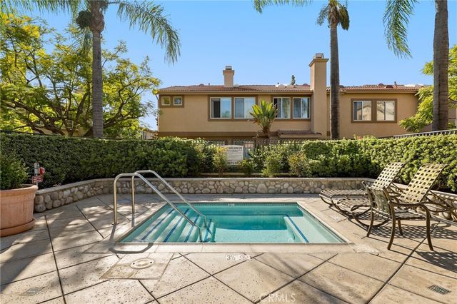 470 N Londonderry Lane A, Orange, CA 92869