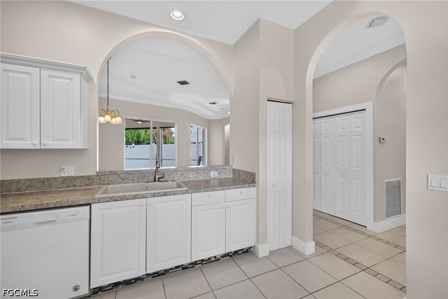 798 105th AVE N, Naples, FL 34108