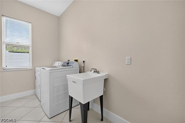 798 105th AVE N, Naples, FL 34108
