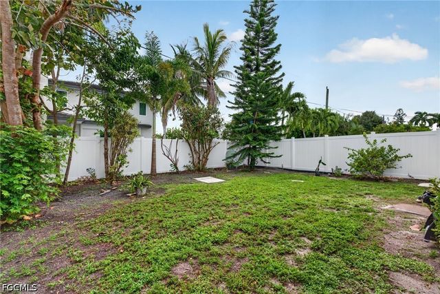 798 105th AVE N, Naples, FL 34108