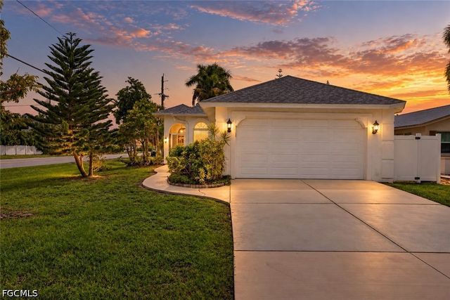 798 105th AVE N, Naples, FL 34108