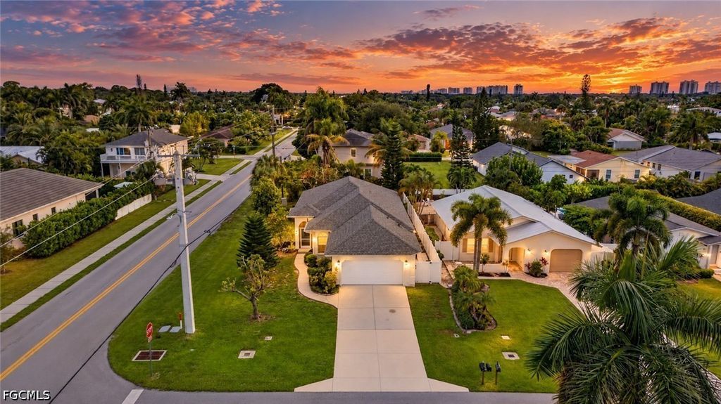 798 105th AVE N, Naples, FL 34108