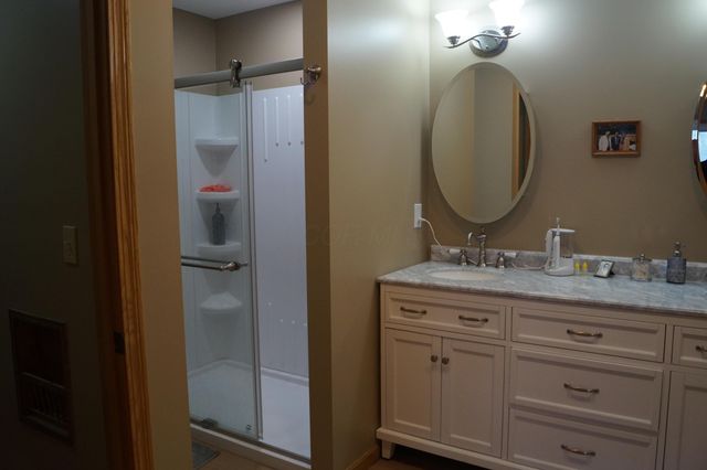 2474 Sleepy Hollow Road SE, Heath, OH 43056