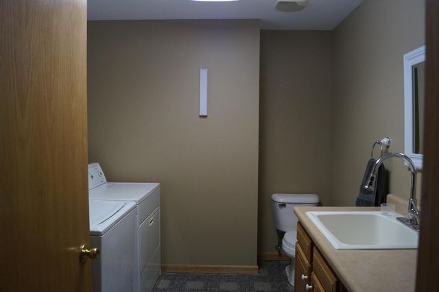 2474 Sleepy Hollow Road SE, Heath, OH 43056