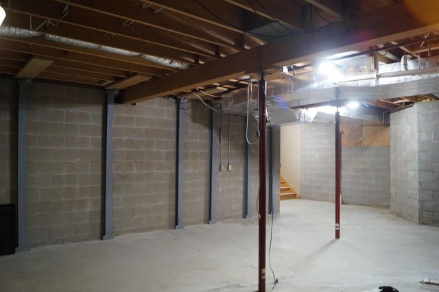 2474 Sleepy Hollow Road SE, Heath, OH 43056