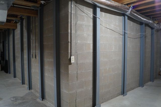 2474 Sleepy Hollow Road SE, Heath, OH 43056