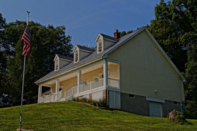 2474 Sleepy Hollow Road SE, Heath, OH 43056