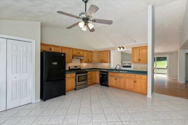 3 Patriot Drive # 5, Hampstead, NH 03826
