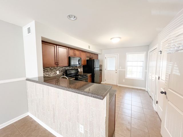 2280 McCormick Ln Apt B, Clarksville, TN 37040