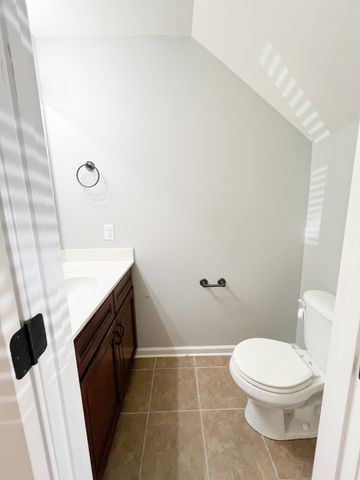 2280 McCormick Ln Apt B, Clarksville, TN 37040