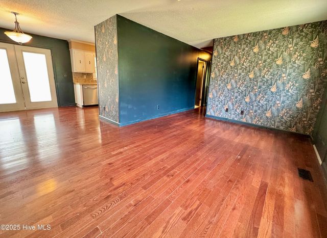 414 Wheat Street, Kinston, NC 28504