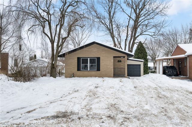 1930 48th Street NW, Canton, OH 44709